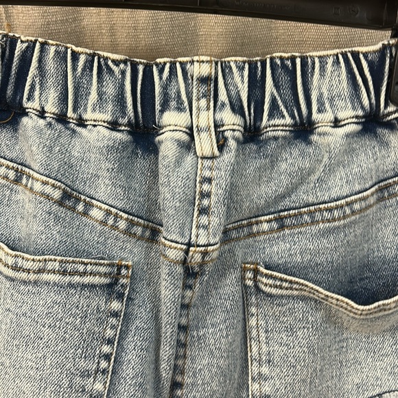 NWT Light Wash Peace Sign Patch Work Jeans - Davi & Dani - Picture 4 of 10